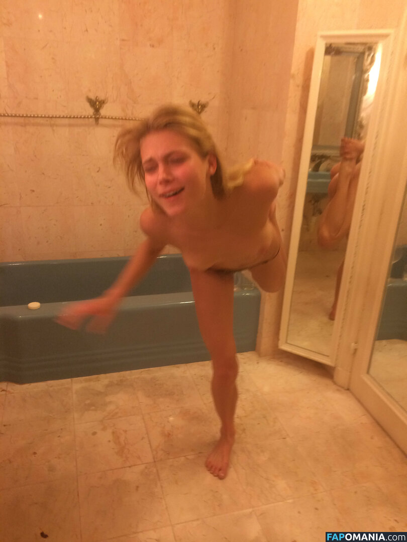 Allegra Carpenter Nahý Uniklá fotka #20