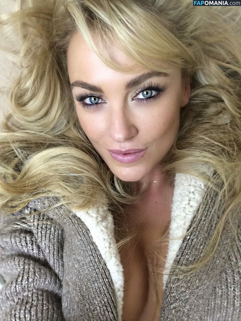 Amber Nichole Miller Nahý Uniklá fotka #57