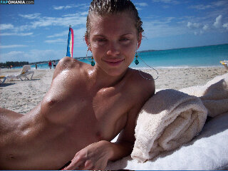 AnnaLynne McCord Nahý Uniklá fotka #16