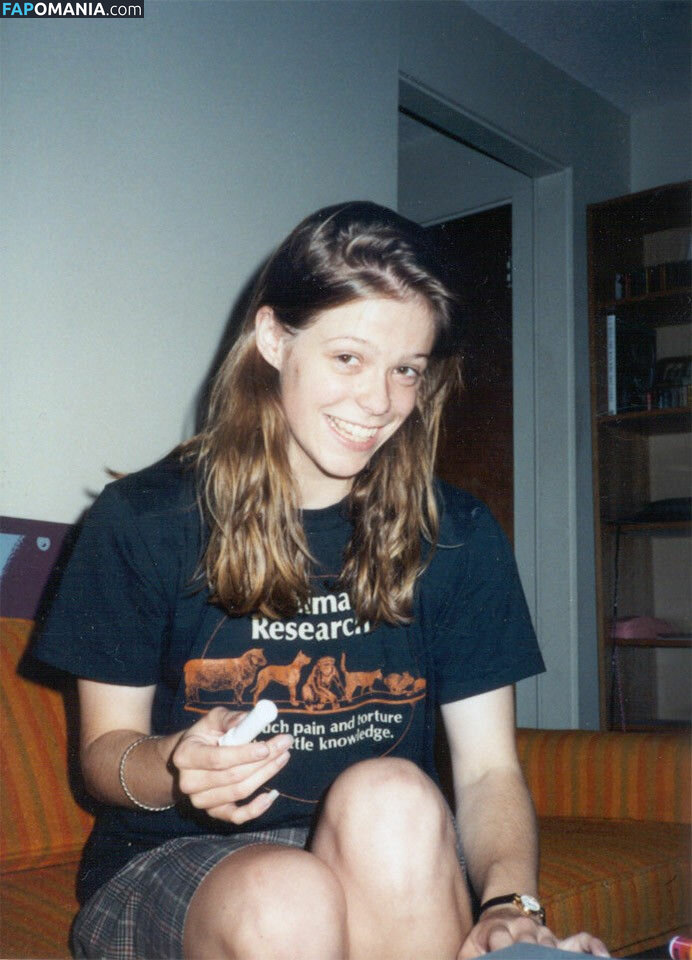 Ariadne Shaffer Nahý Uniklá fotka #1