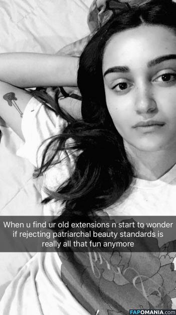 Ariela Barer Nahý Uniklá fotka #10