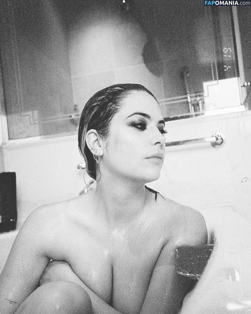 Ashley Benson And Cara Delevingne Nahý Uniklá fotka #37
