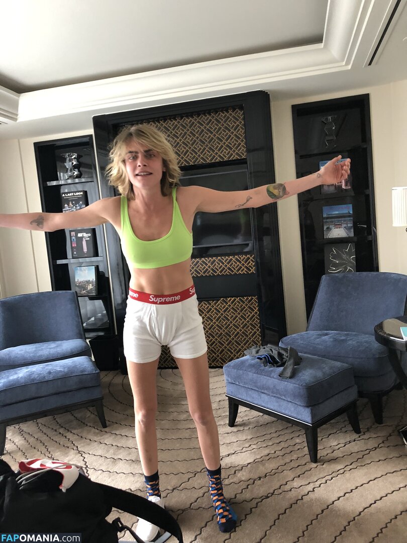 Ashley Benson And Cara Delevingne Nahý Uniklá fotka #57