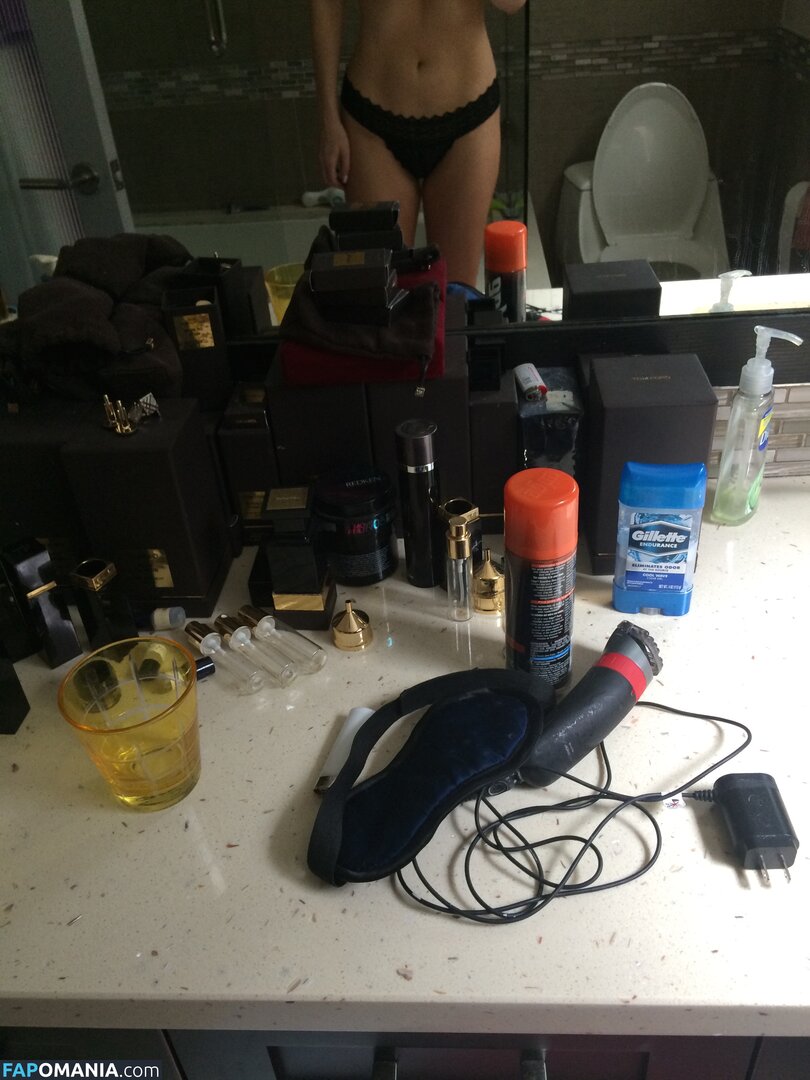 Ashley Mulheron Nahý Uniklá fotka #196