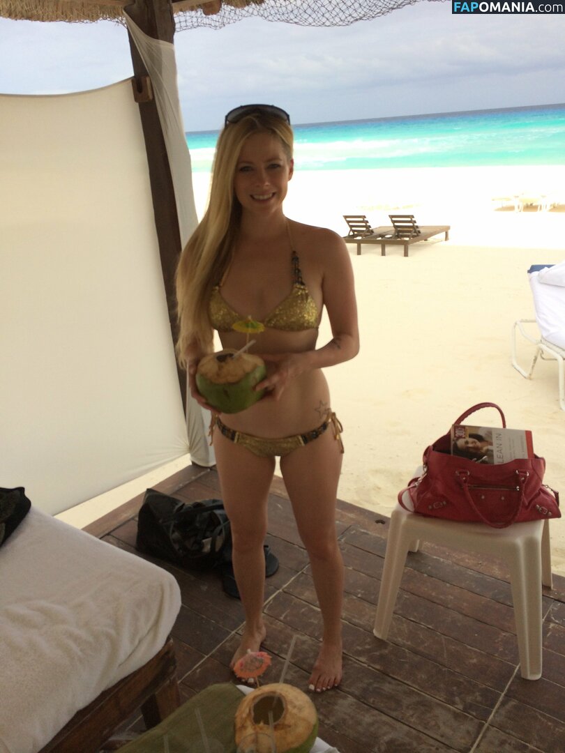 Avril Lavigne Nahý Uniklá fotka #6