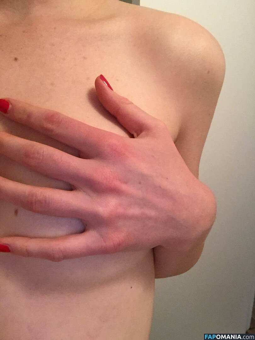 Bonnie Wright Nahý Uniklá fotka #23