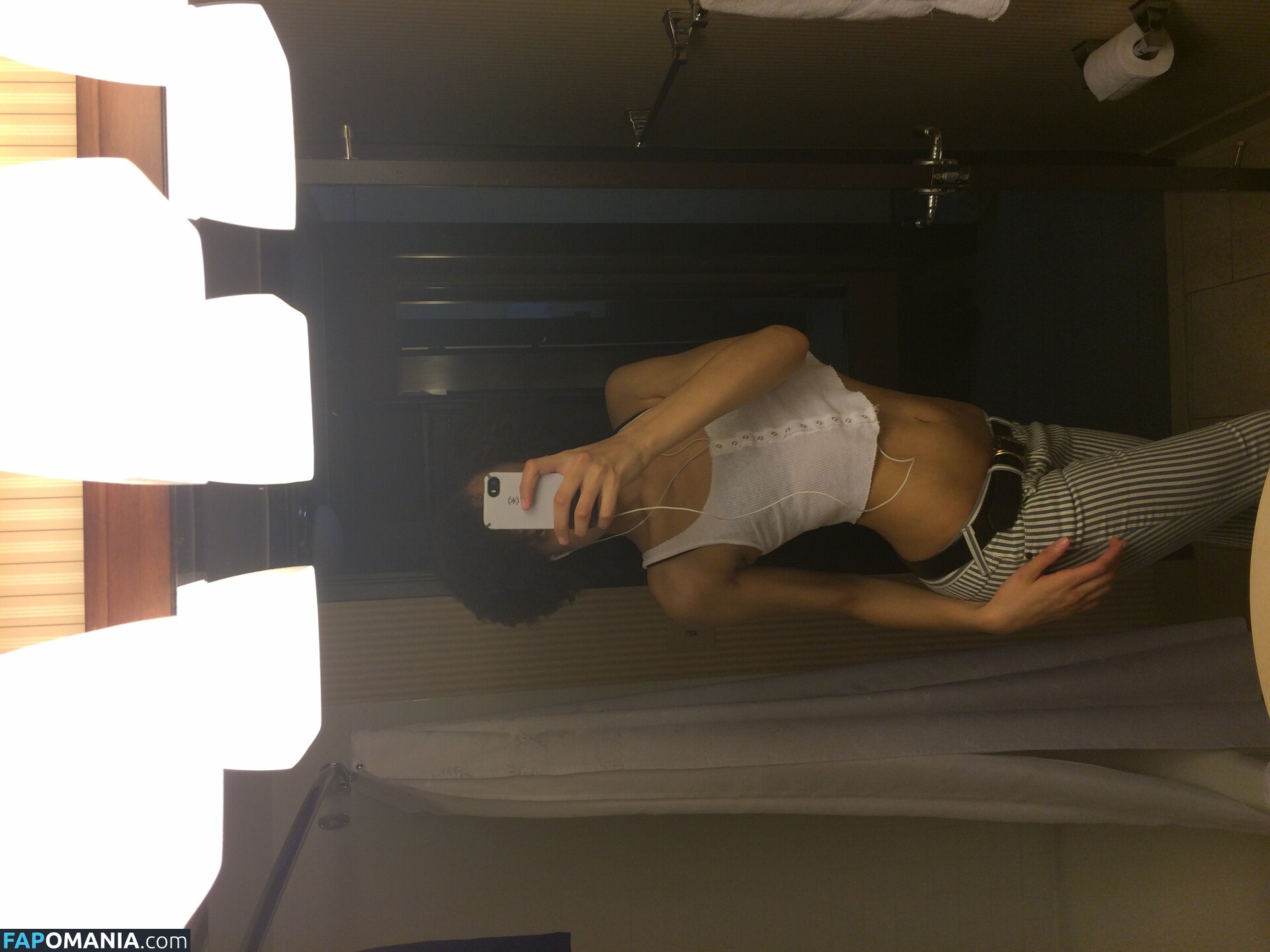 Britne Oldford Nahý Uniklá fotka #15