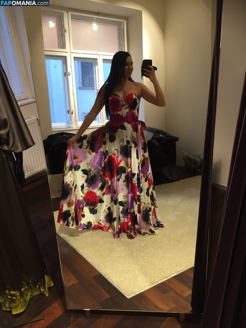 Carina Schwarz Nahý Uniklá fotka #154