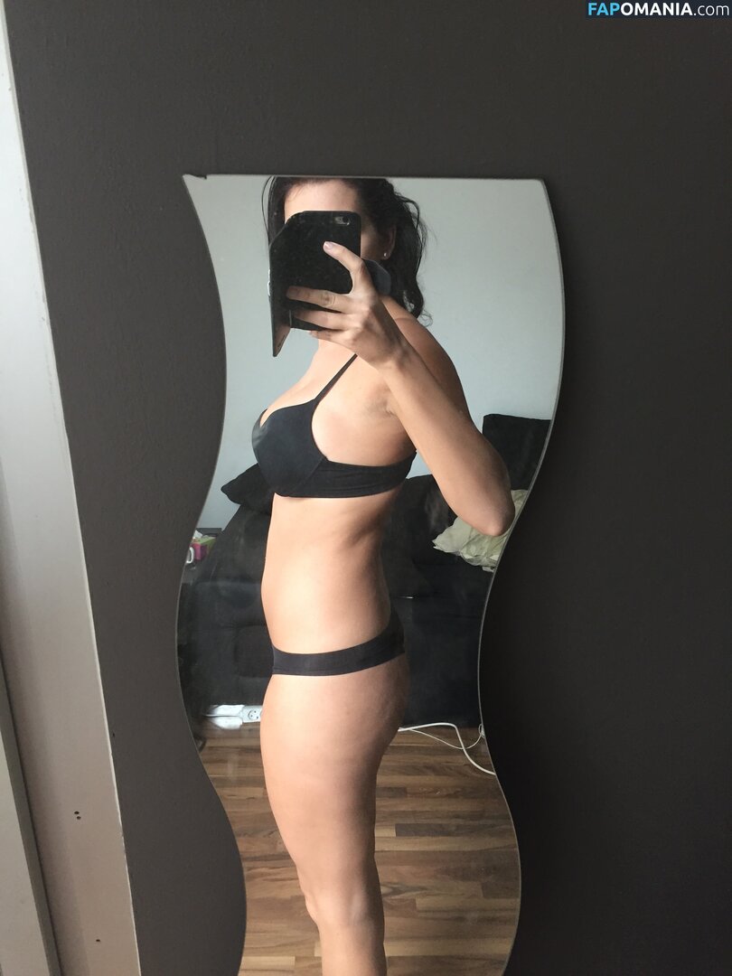 Carina Schwarz Nahý Uniklá fotka #181