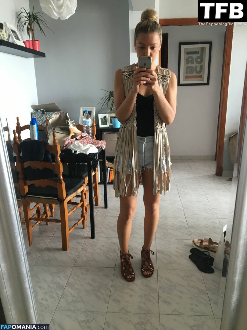 Claire Hutchings Nahý Uniklá fotka #62
