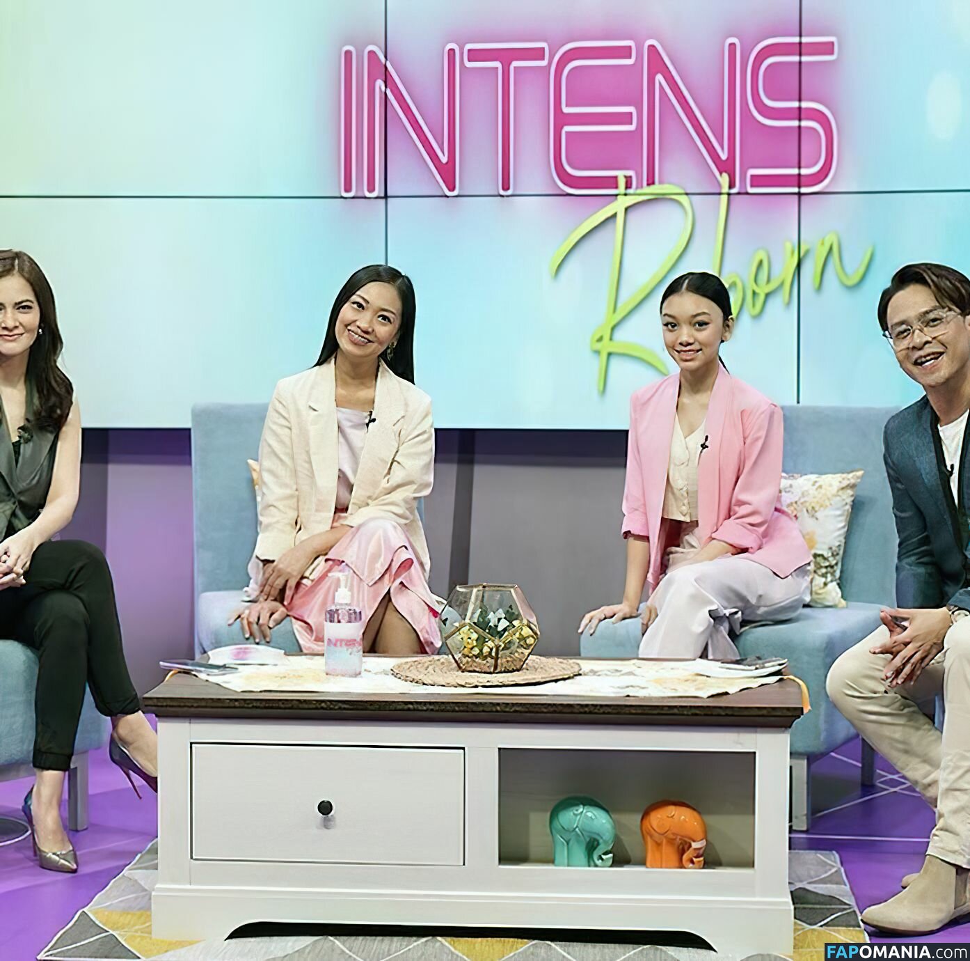 Cut Tari Nahý Uniklá fotka #55