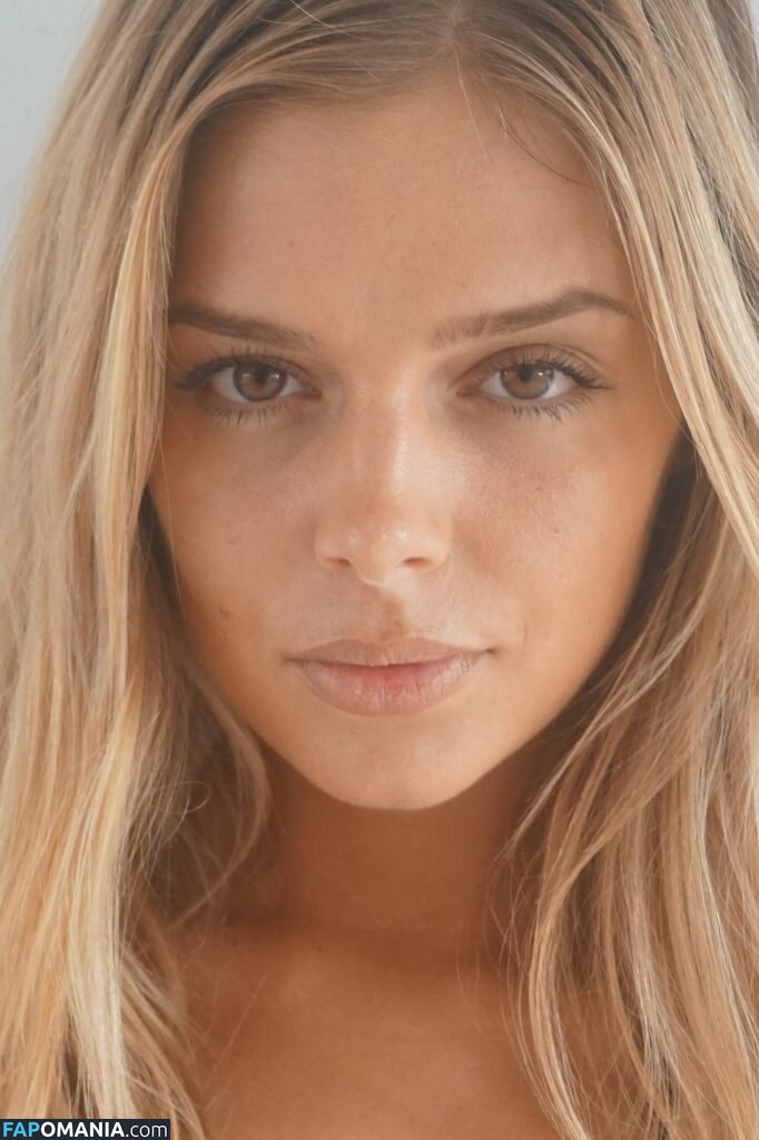 Danielle Knudson Nahý Uniklá fotka #254