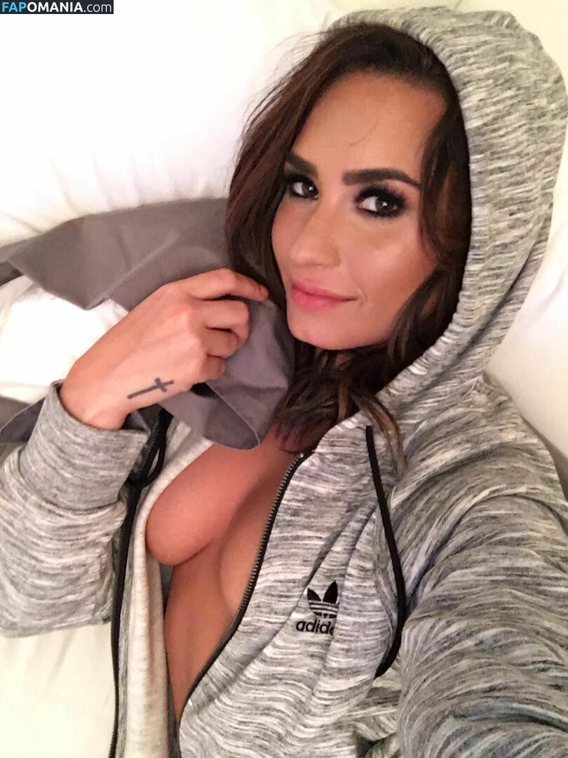 Demi Lovato Nahý Uniklá fotka #7