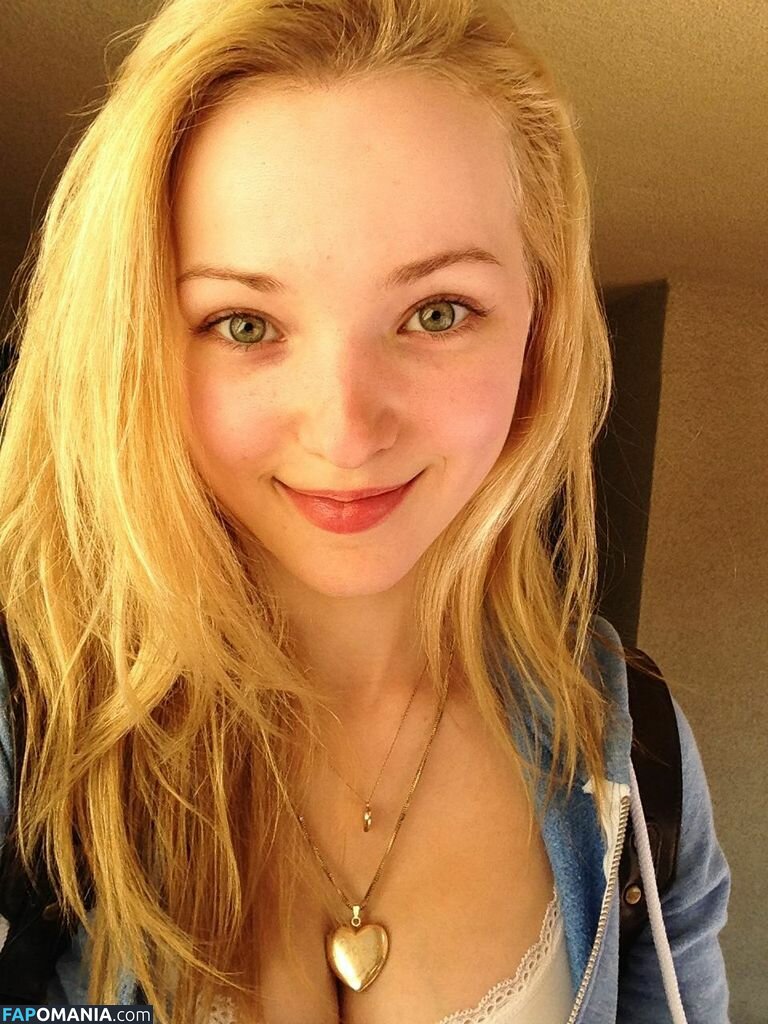 Dove Cameron Nahý Uniklá fotka #1