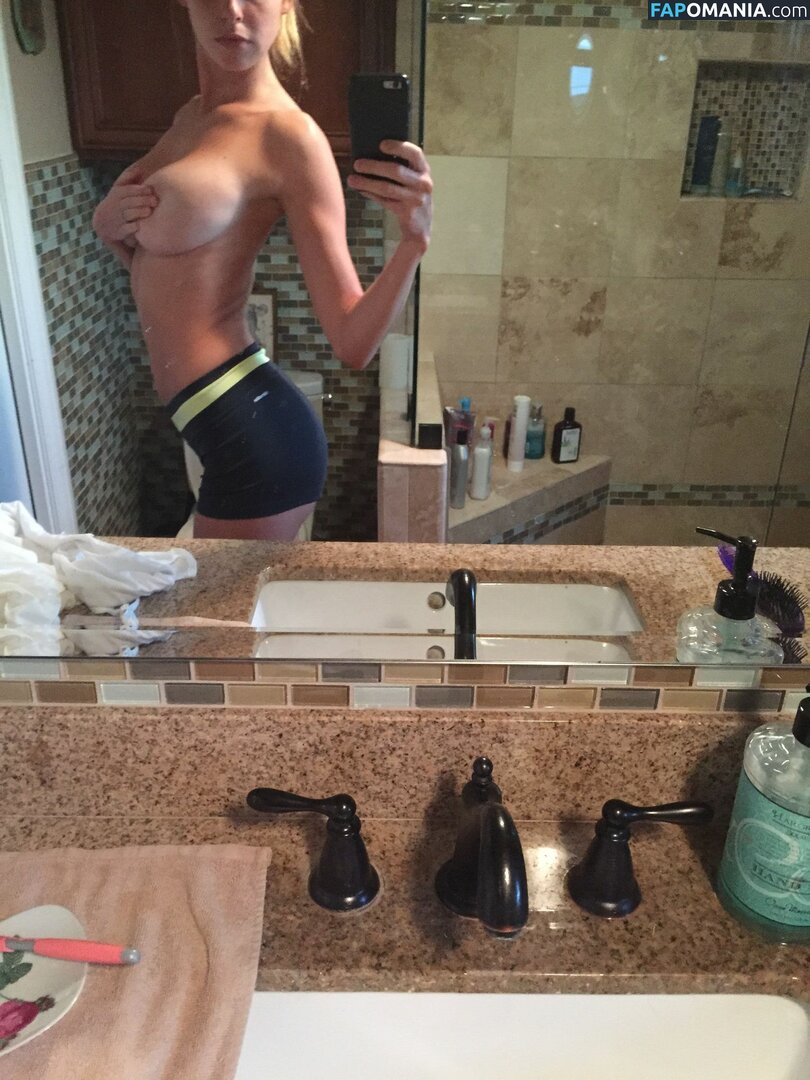 Elizabeth Turner Nahý Uniklá fotka #50