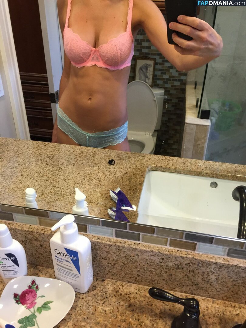 Elizabeth Turner Nahý Uniklá fotka #59