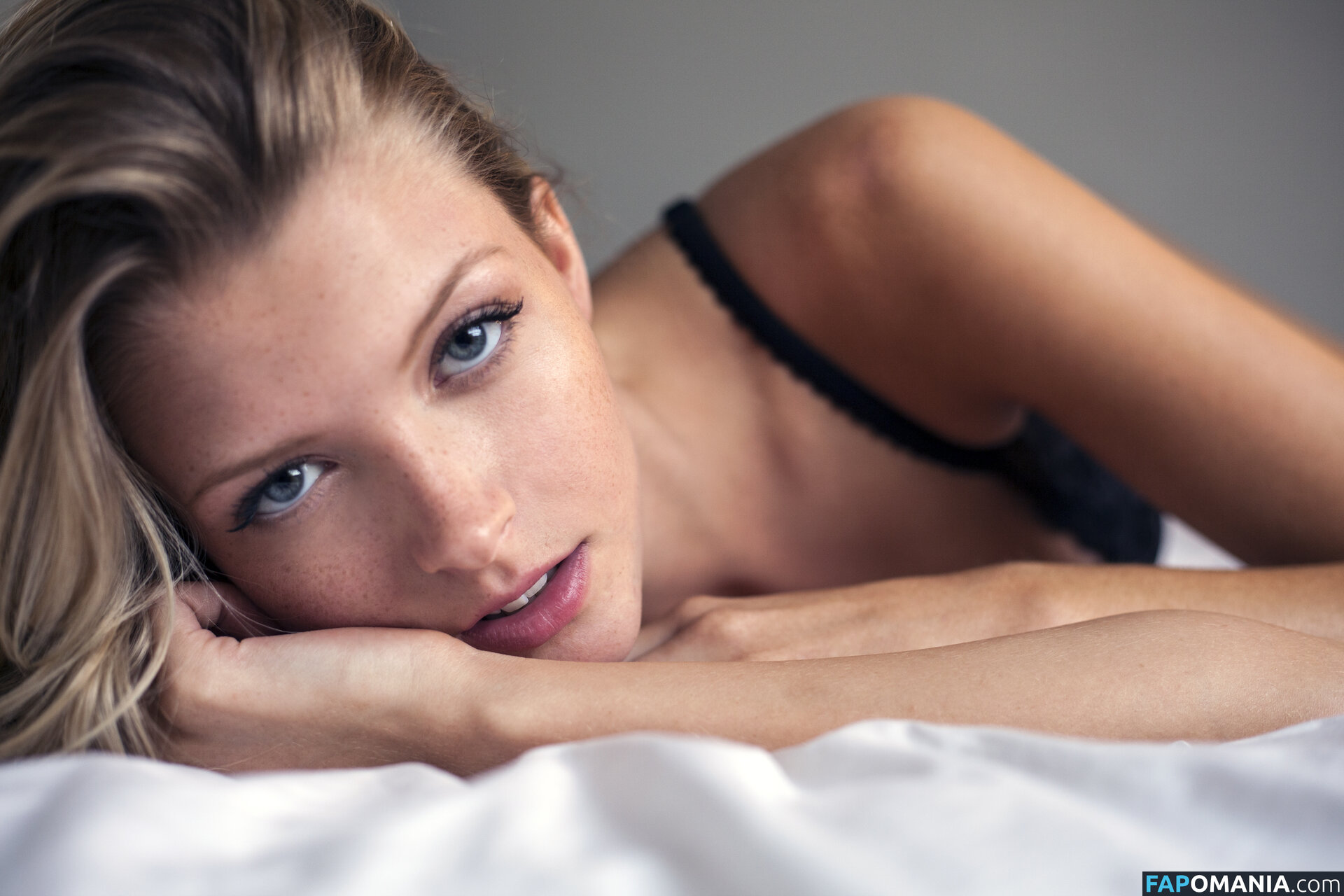 Erin Cummins Nahý Uniklá fotka #68