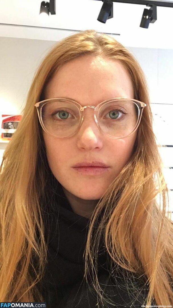 Fleur Geffrier Nahý Uniklá fotka #19