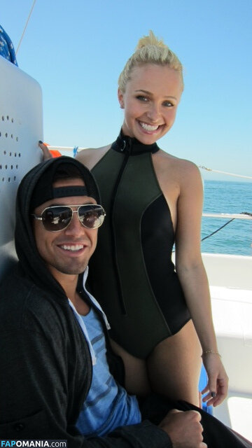 Hayden Panettiere Nahý Uniklá fotka #22