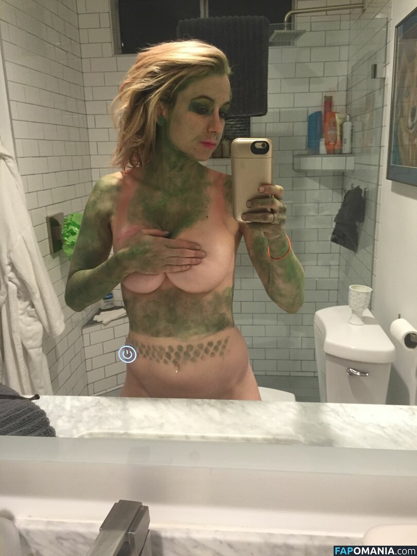 Iliza Shlesinger Nahý Uniklá fotka #16
