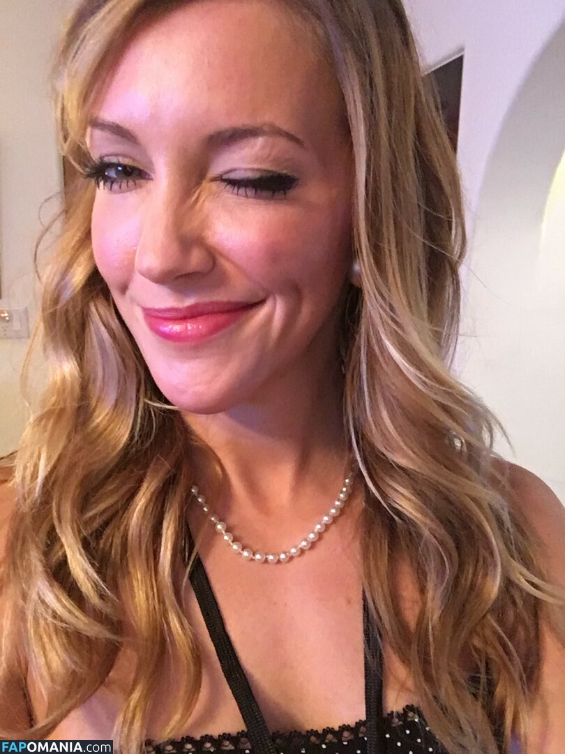 Katie Cassidy Nahý Uniklá fotka #14