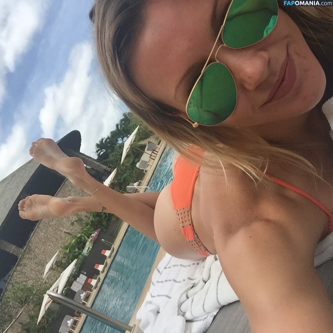 Katie Cassidy Nahý Uniklá fotka #17