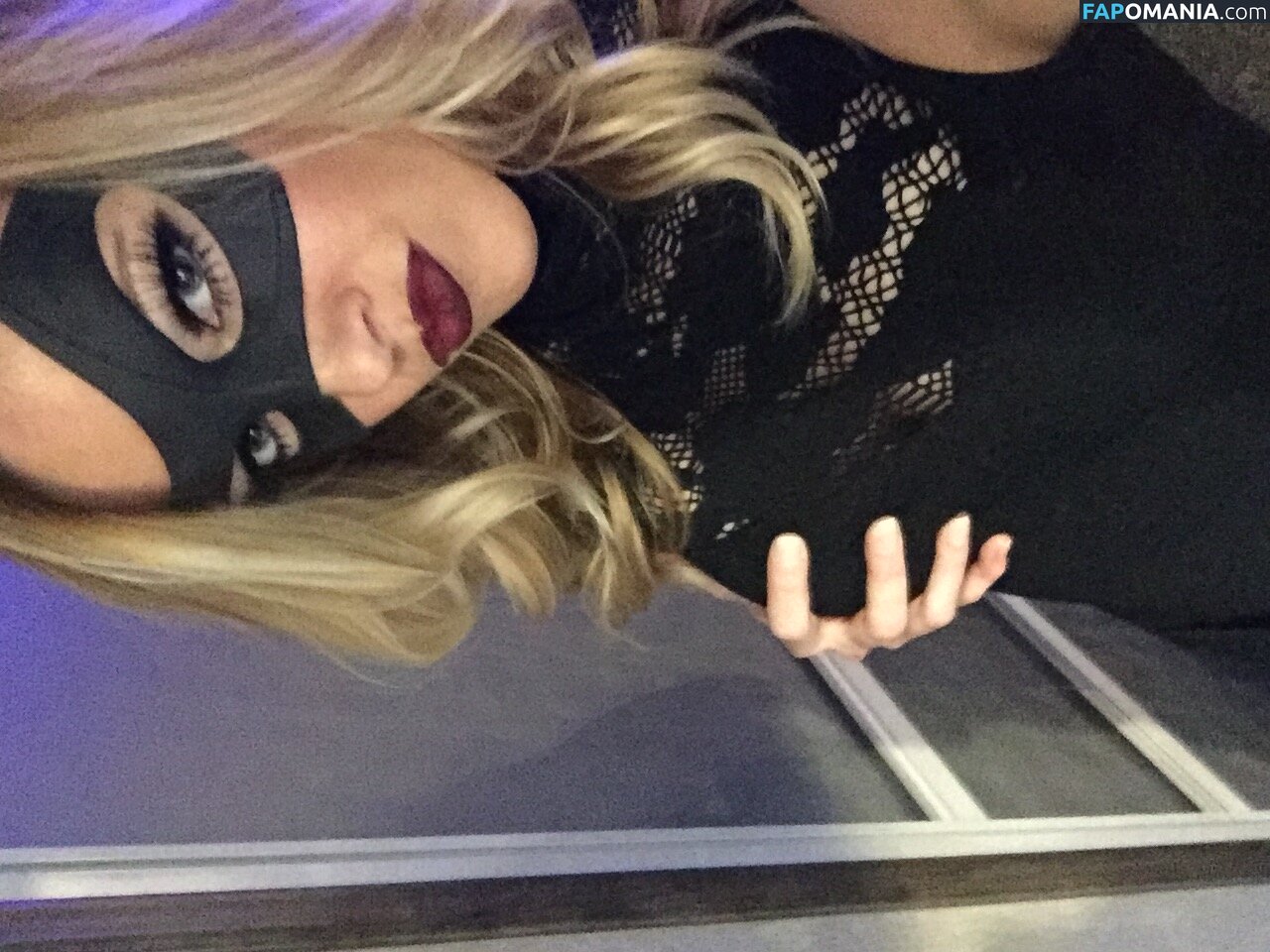 Katie Cassidy Nahý Uniklá fotka #32