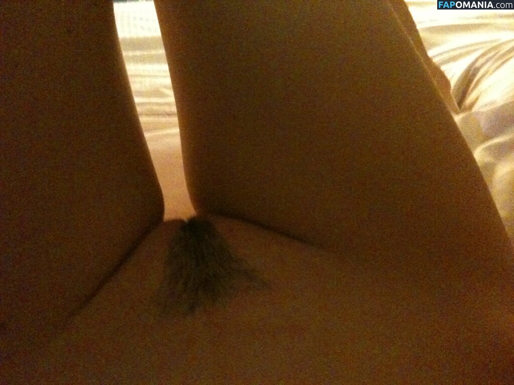 Krysten Ritter Nahý Uniklá fotka #11