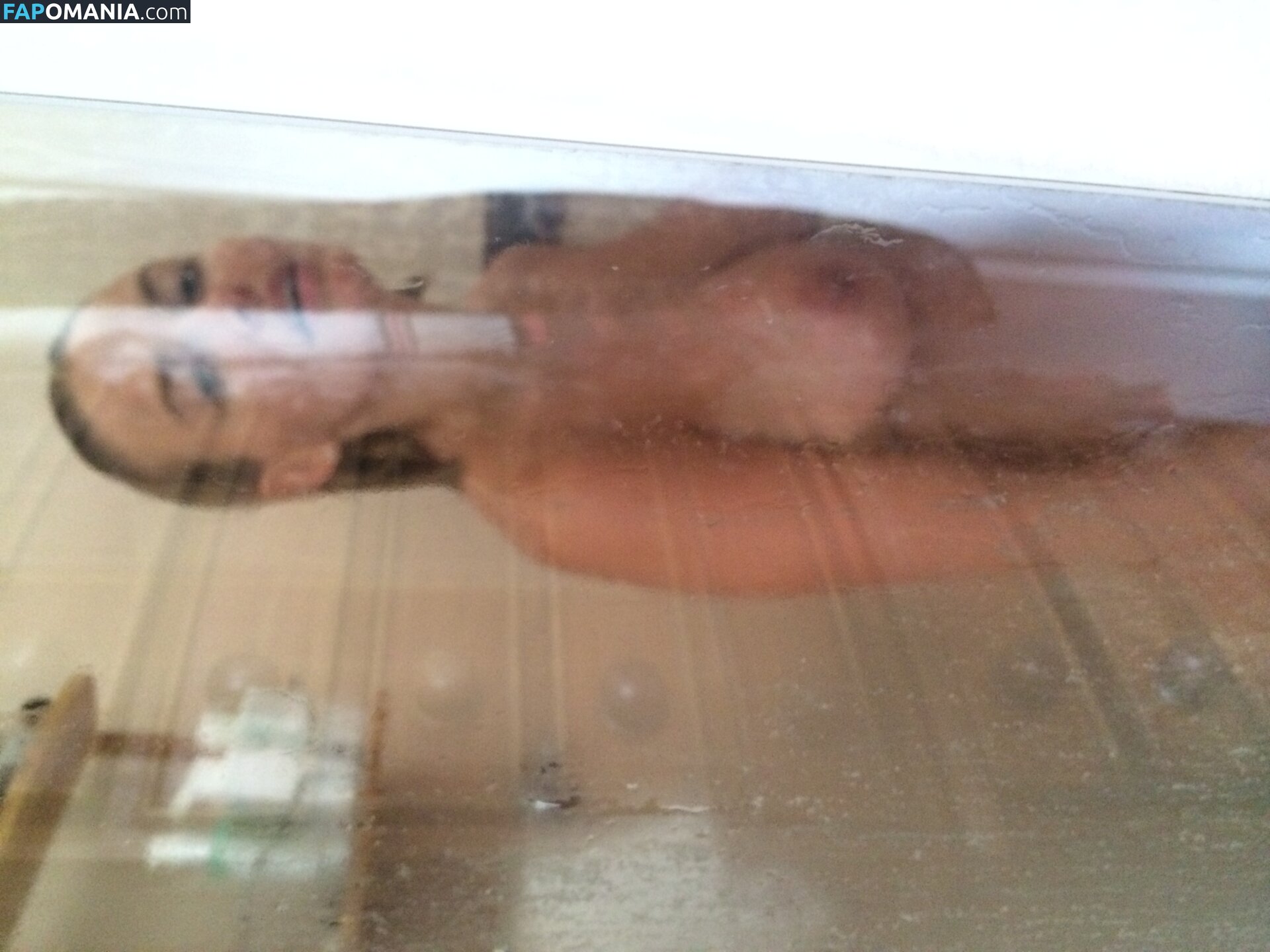 Lara Bingle Nahý Uniklá fotka #226