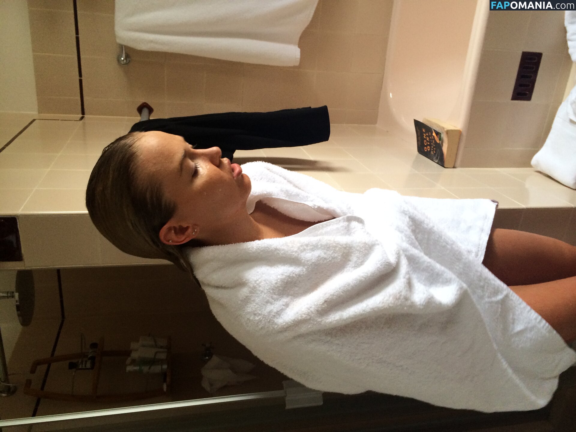 Lara Bingle Nahý Uniklá fotka #254