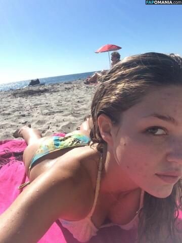 Lili Simmons Nahý Uniklá fotka #17