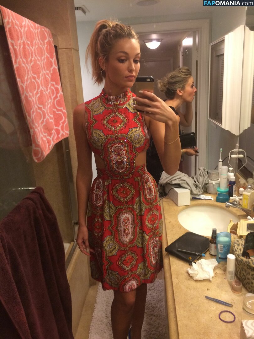 Lili Simmons Nahý Uniklá fotka #30