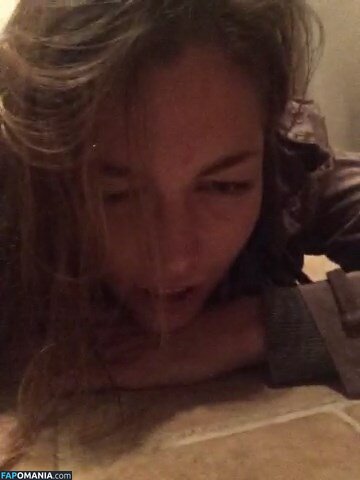 Lili Simmons Nahý Uniklá fotka #45