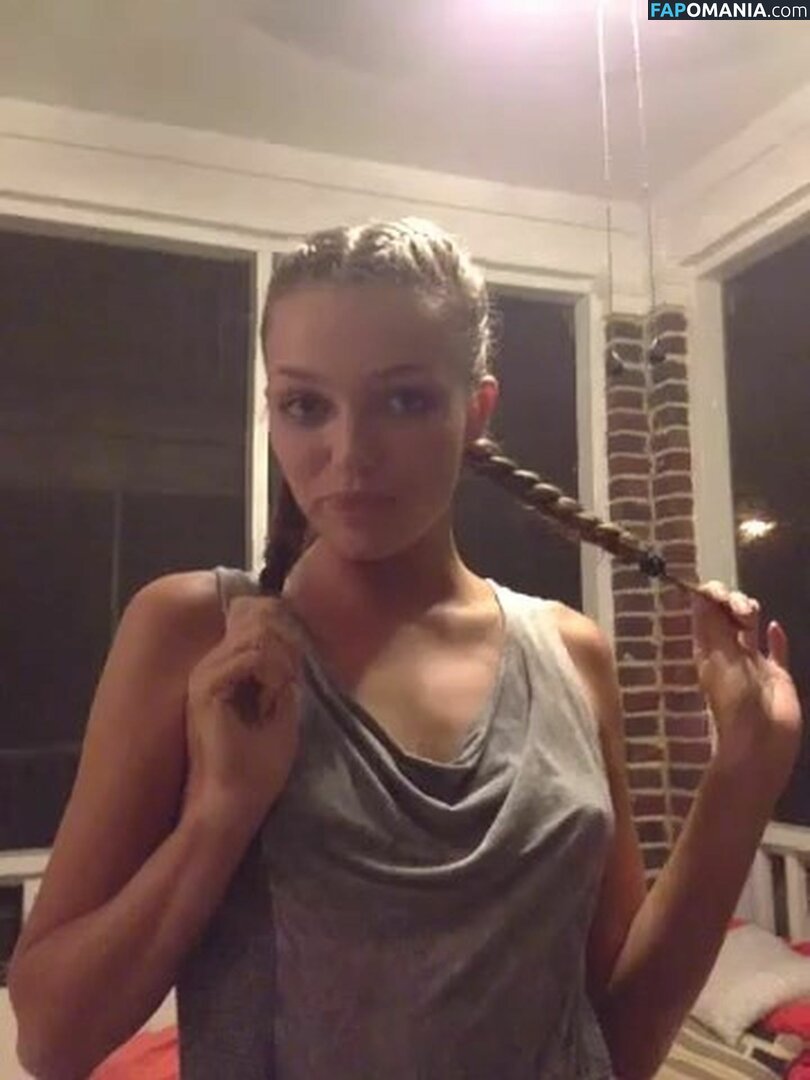 Lili Simmons Nahý Uniklá fotka #57