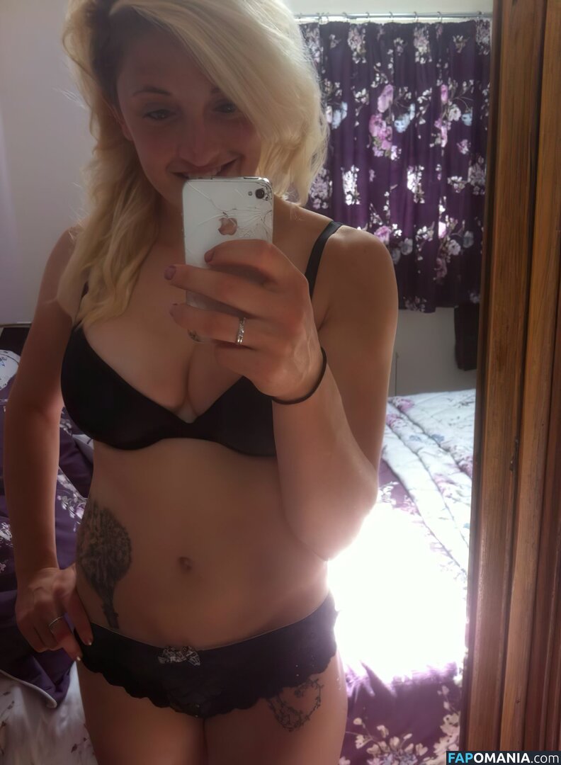 Lucy Hatton Nahý Uniklá fotka #55