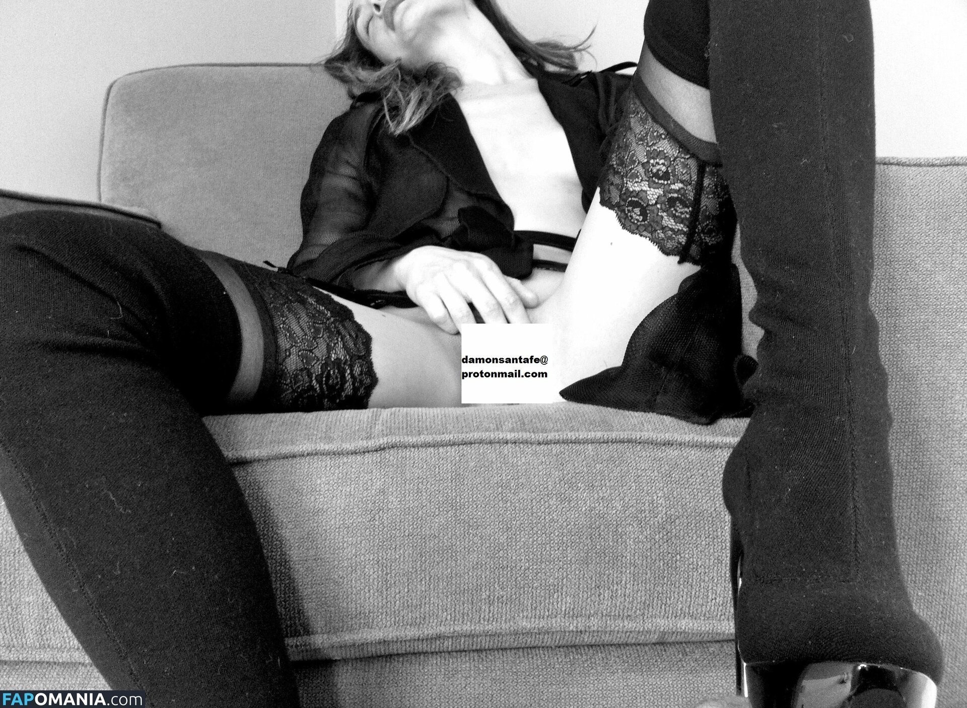 Maggie Q Nahý Uniklá fotka #1