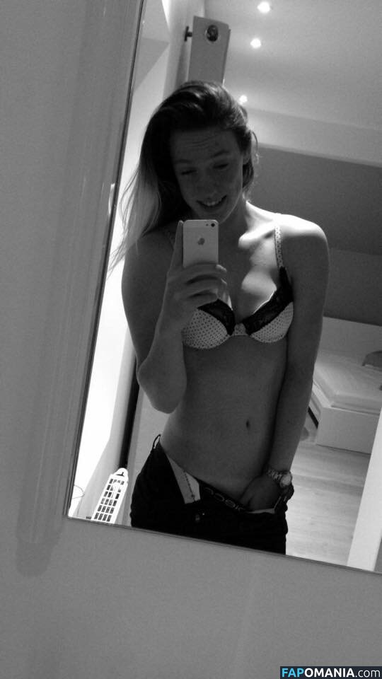 Monika Van De Vondel Nahý Uniklá fotka #10