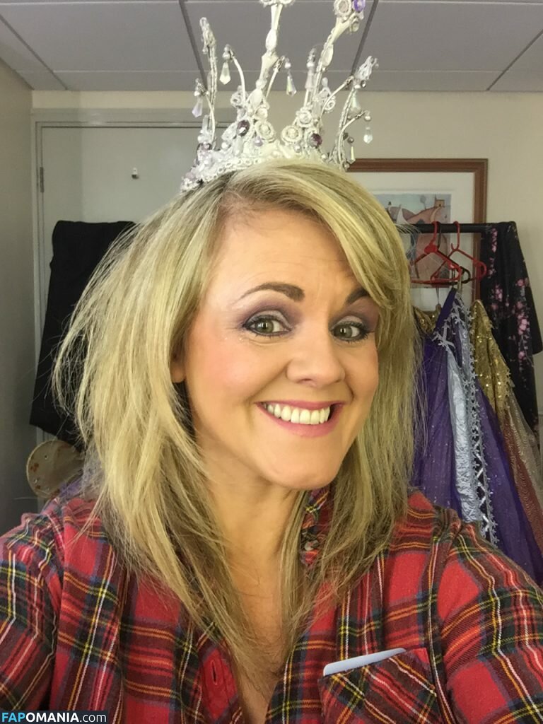 Sally Lindsay Nahý Uniklá fotka #1
