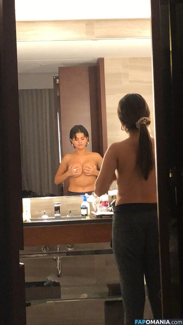 Selena Gomez Nahý Uniklá fotka #35