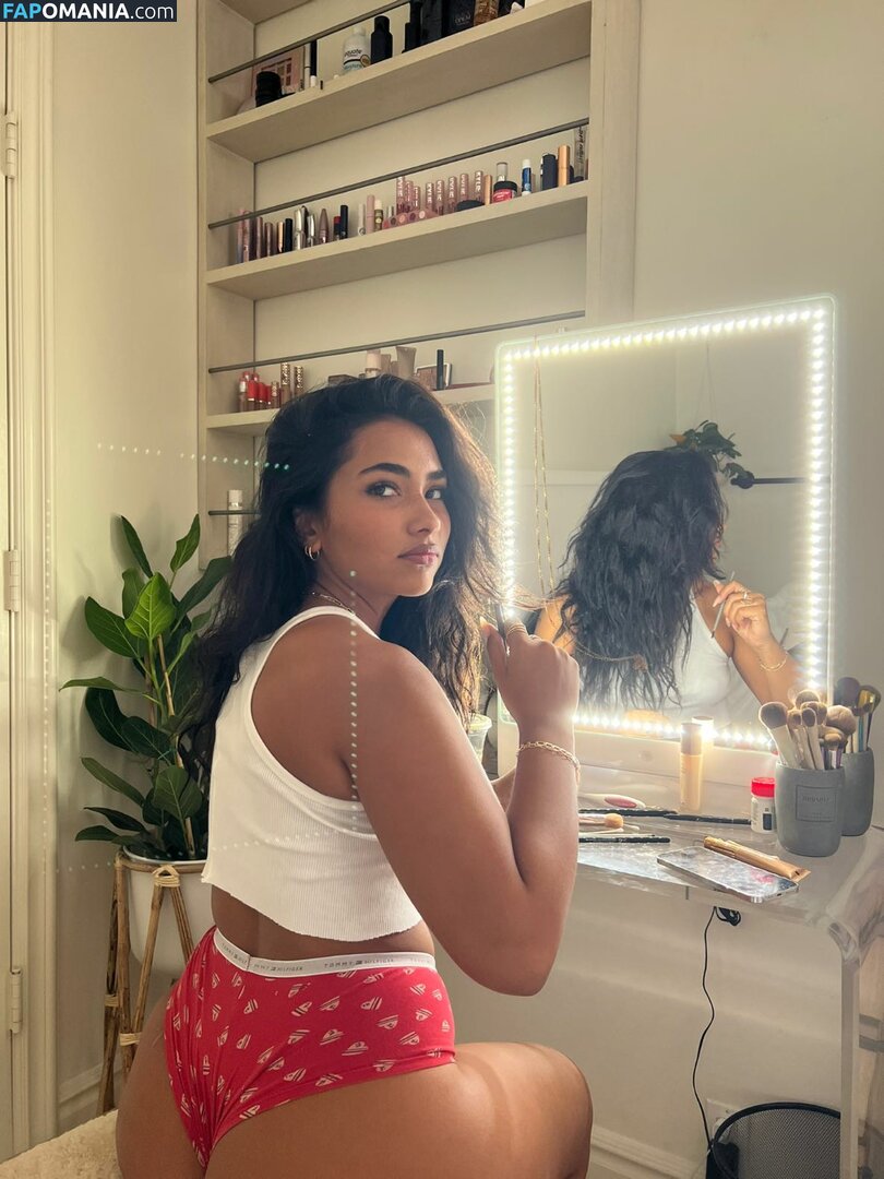 Sienna Mae Gomez / sienna_mae / siennamaegomez Nahý OnlyFans  Uniklá fotka #625