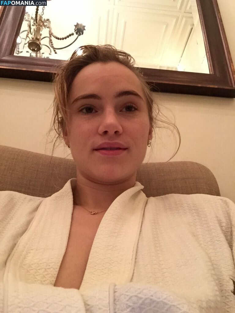 Suki Waterhouse Nahý Uniklá fotka #1
