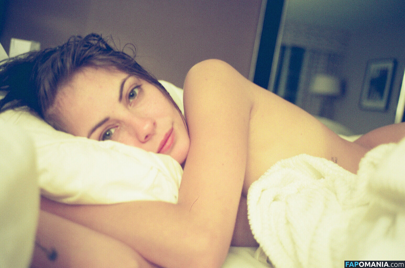 Willa Holland Nahý Uniklá fotka #27