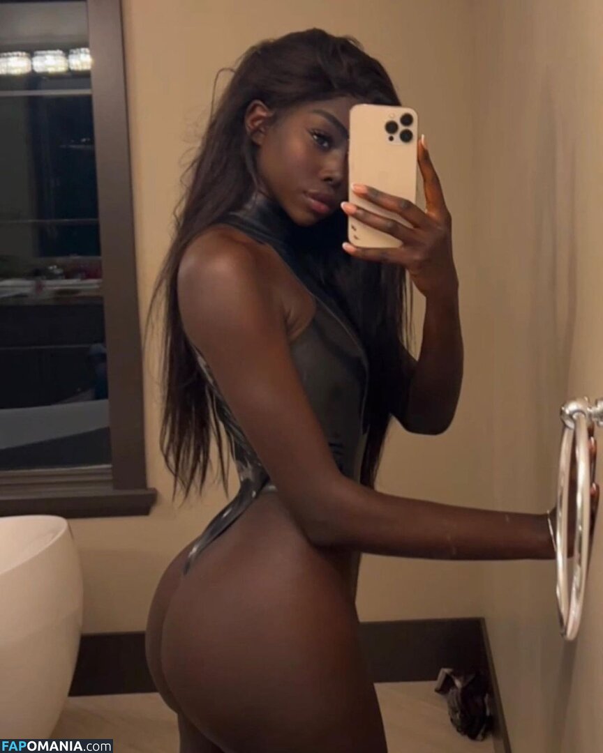 African Booty Meat / curvyandnatural Nahý OnlyFans  Uniklá fotka #2