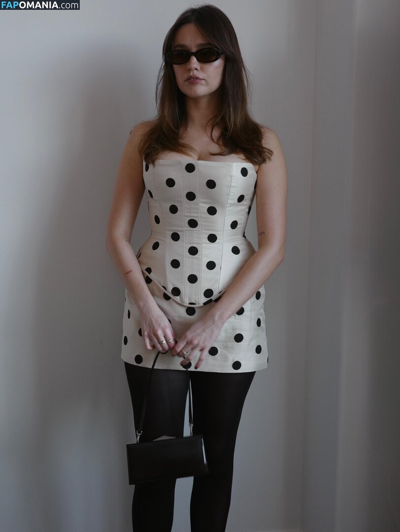 Aimee Lou Wood / aimeelouwood Nahý OnlyFans  Uniklá fotka #3