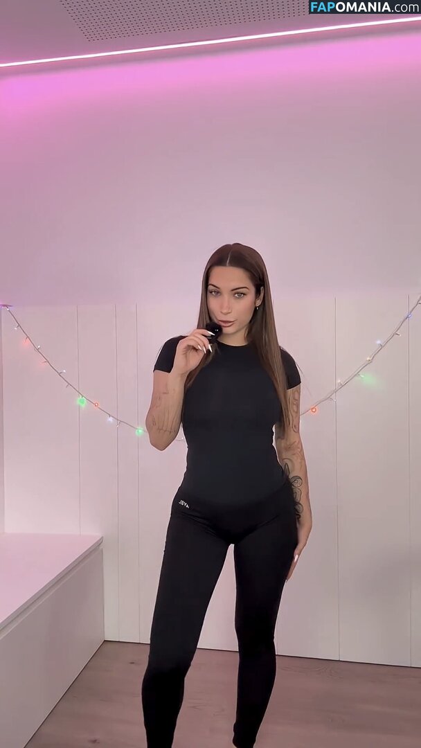 GiveMeSalmon / acumagirl / akumagirrl / littlelai Nahý OnlyFans  Uniklá fotka #4