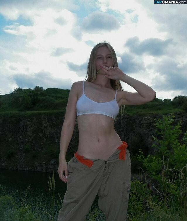 Alena Barhalenko / iam.alenyshka Nahý OnlyFans  Uniklá fotka #10