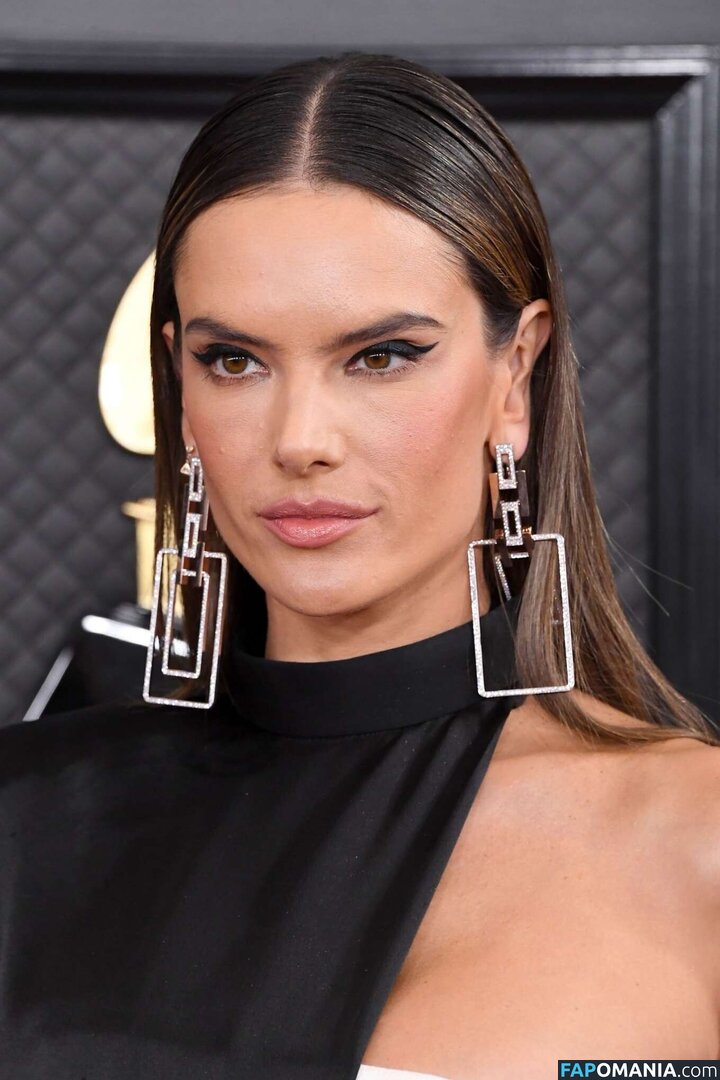 Alessandra / Alessandra Ambrosio / aleambrosio / alelovesanja / alessandraambrosio / https: Nahý OnlyFans  Uniklá fotka #1592