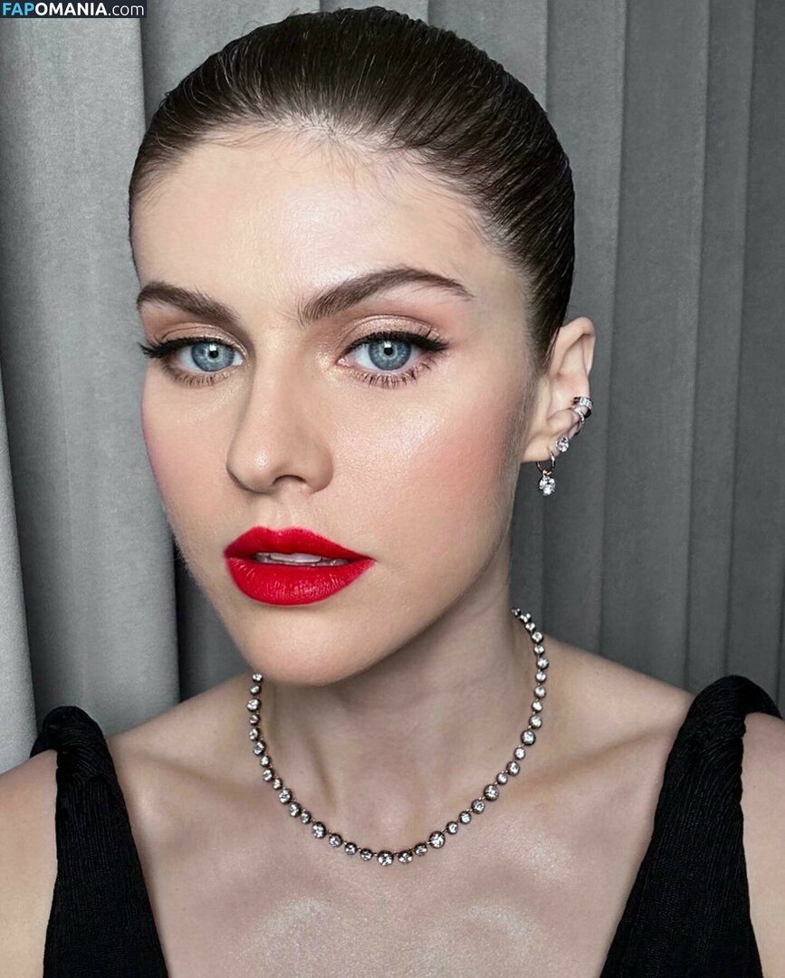 Alexandra Daddario / alexandradaddario Nahý OnlyFans  Uniklá fotka #473