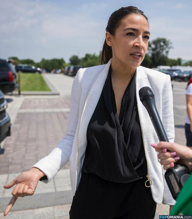 AOC / Alexandria Ocasio-Cortez Nahý OnlyFans  Uniklá fotka #47
