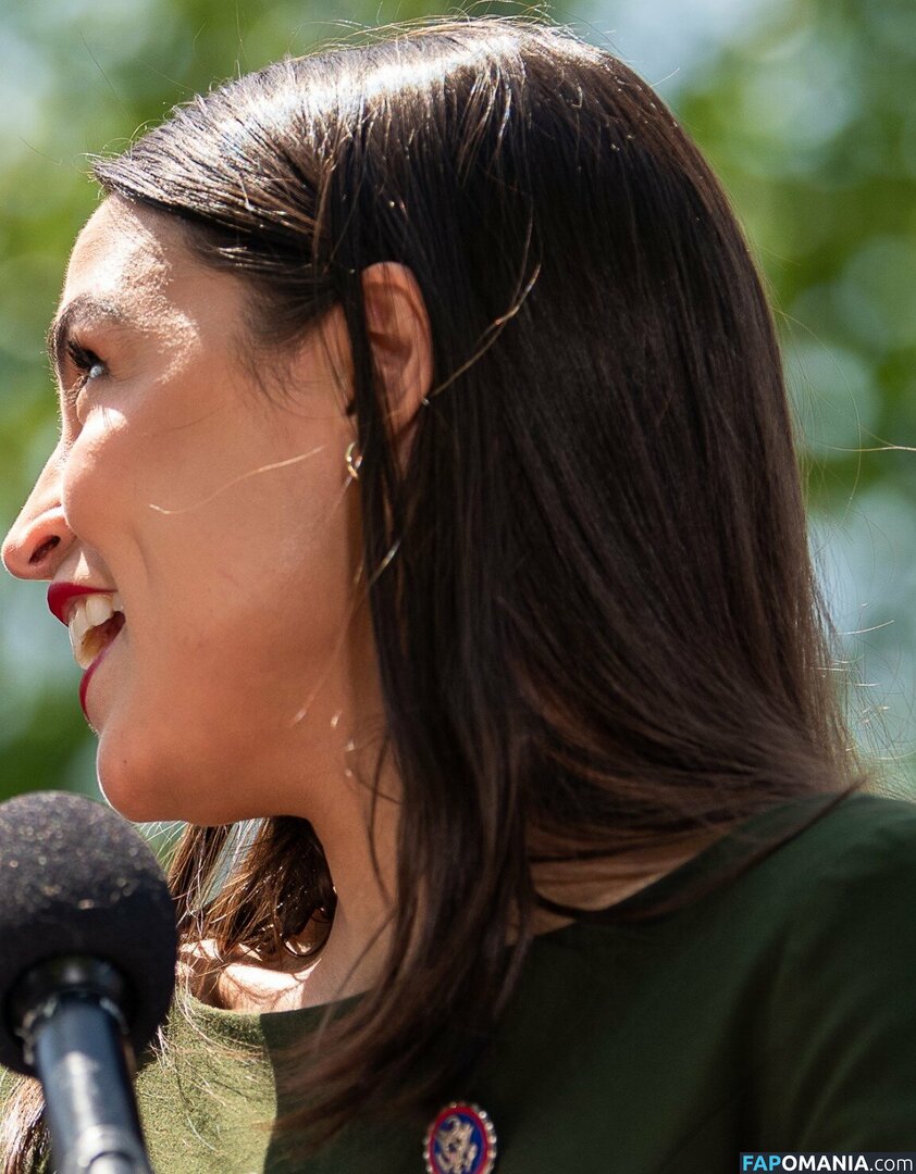 AOC / Alexandria Ocasio-Cortez Nahý OnlyFans  Uniklá fotka #131